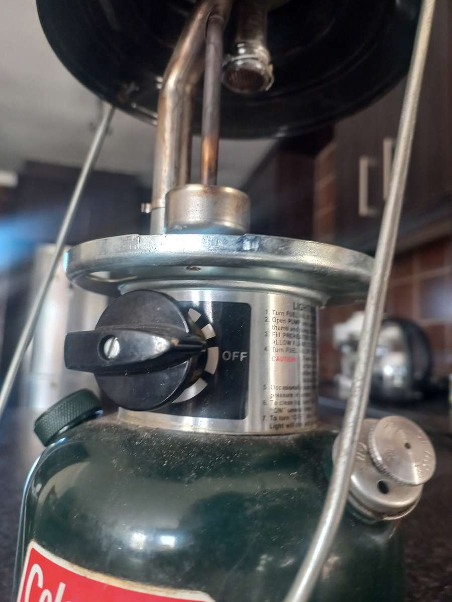 COLEMAN PARAFIN LAMP  MADE IN THE USA