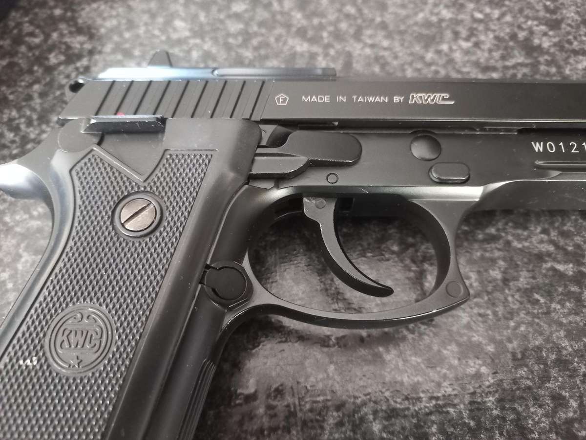 A KWL GAS PISTOL - MADE IN TAIWAN