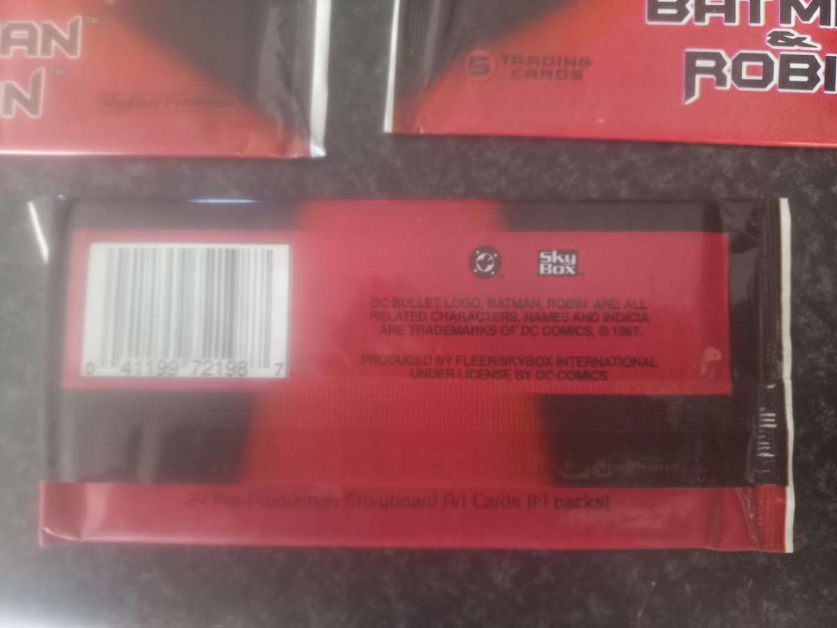 BATMAN AND ROBIN TRADING CARDS - 1997