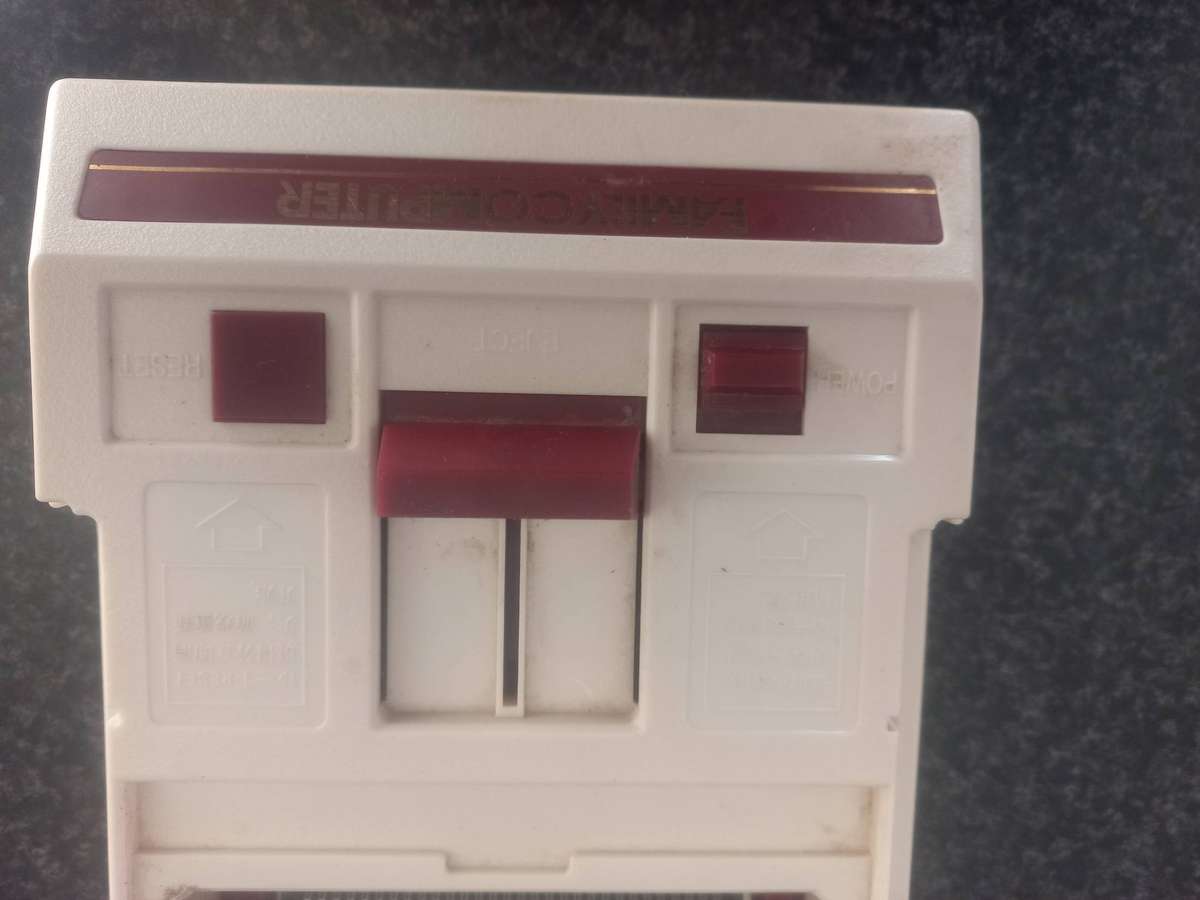 FAMILY COMPUTER GAME