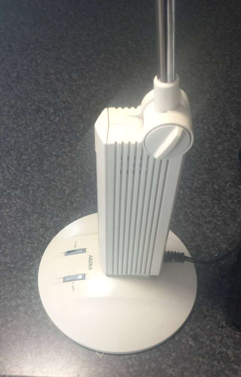 AKINA TABLE LAMP IN VERY GOOD WORKING CONDITION
