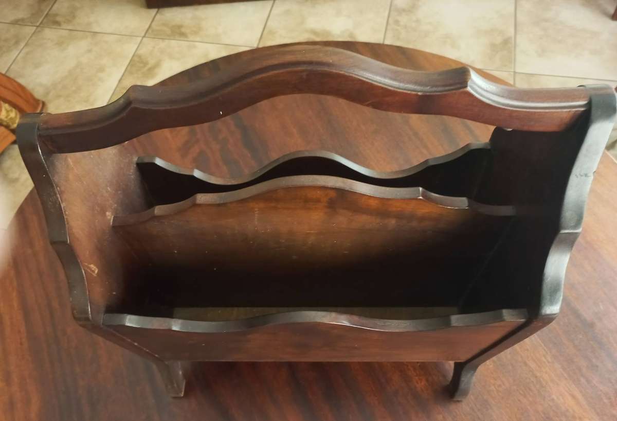 VINTAGE WOODEN BOOKRACK IN VERY GOOD CONDITION