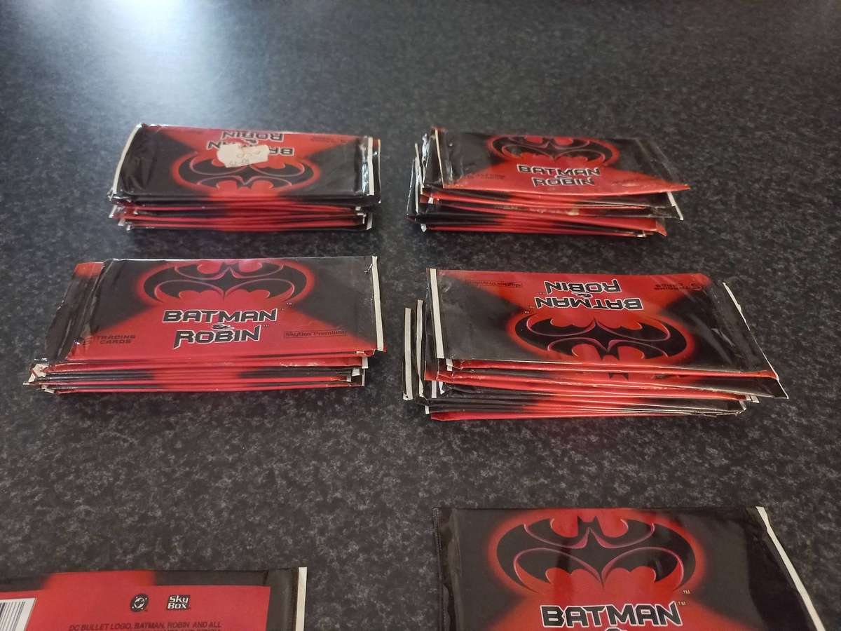 BATMAN AND ROBIN TRADING CARDS IN SEALED PACKETS - 1997