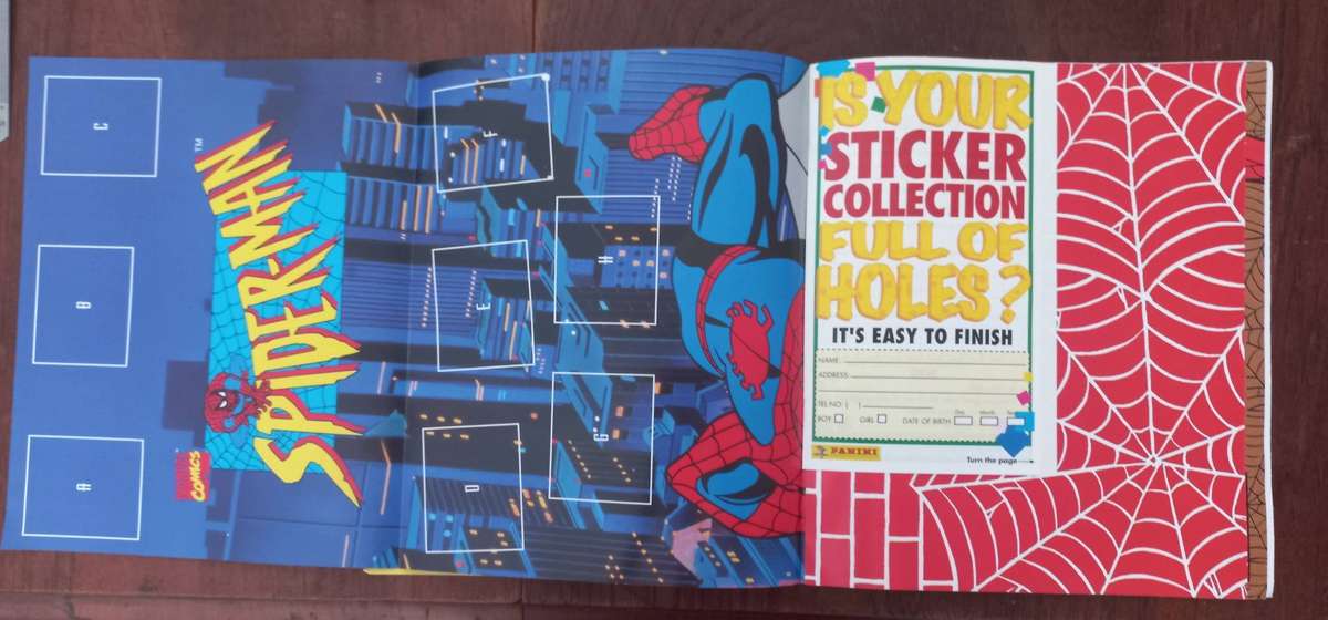 SPIDERMAN COLLECTABLE STICKERS IN BOX PLUS MAGAZINE - PANINI 1995