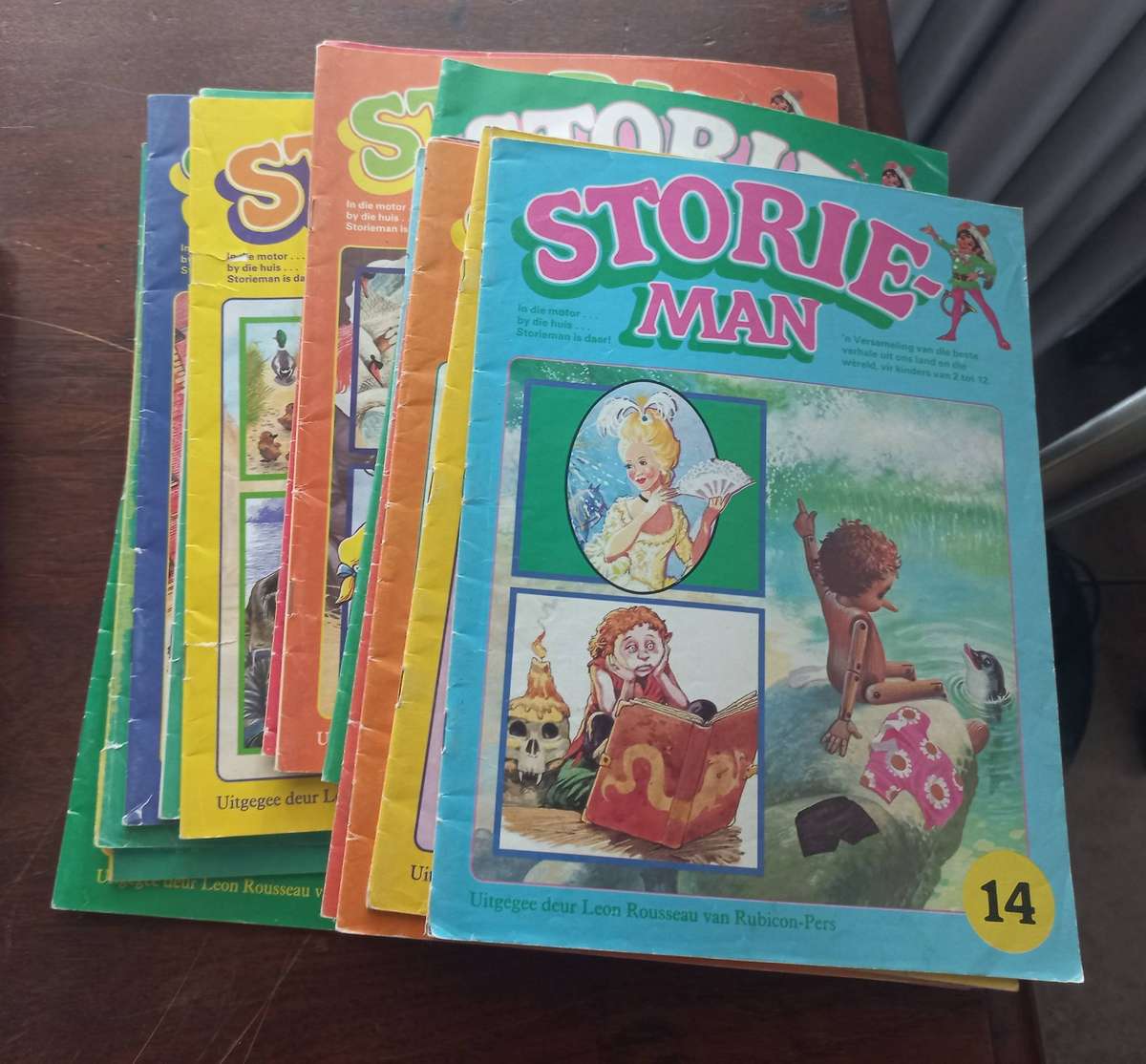 STORIEMAN TAPES AND BO0OKIES IN CARRY CASE