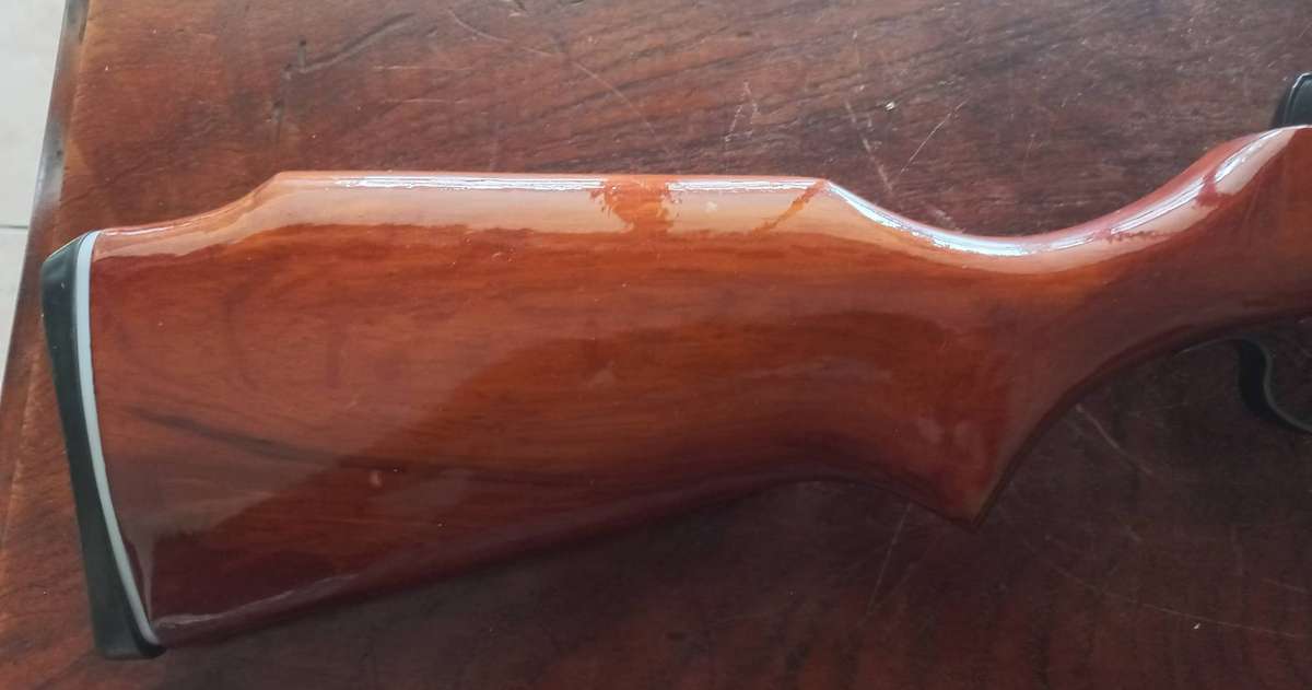 OLD PELET GUN IN VERY GOOD CONFDITION