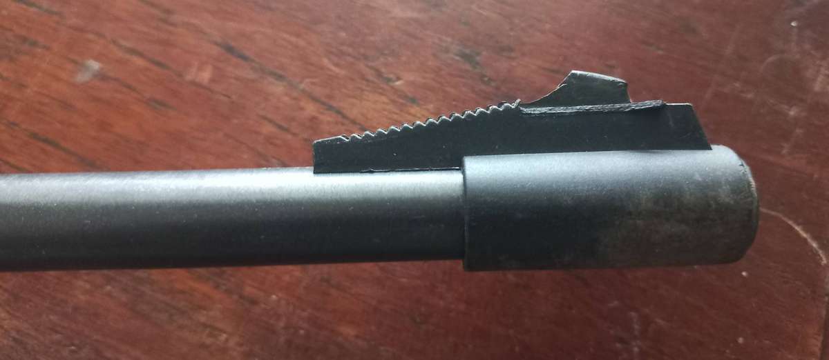 OLD PELET GUN IN VERY GOOD CONFDITION