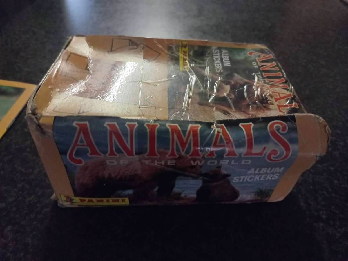 2X BOXES AND 2X ALKBUMS HUNCHBACK OF NORTE DAME STICKERS