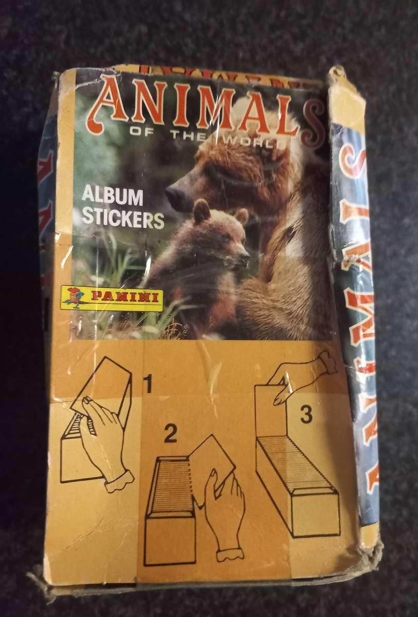 ANIMAL OF THE WORLD COLLECTABLE STICKERS AND BOOKIE