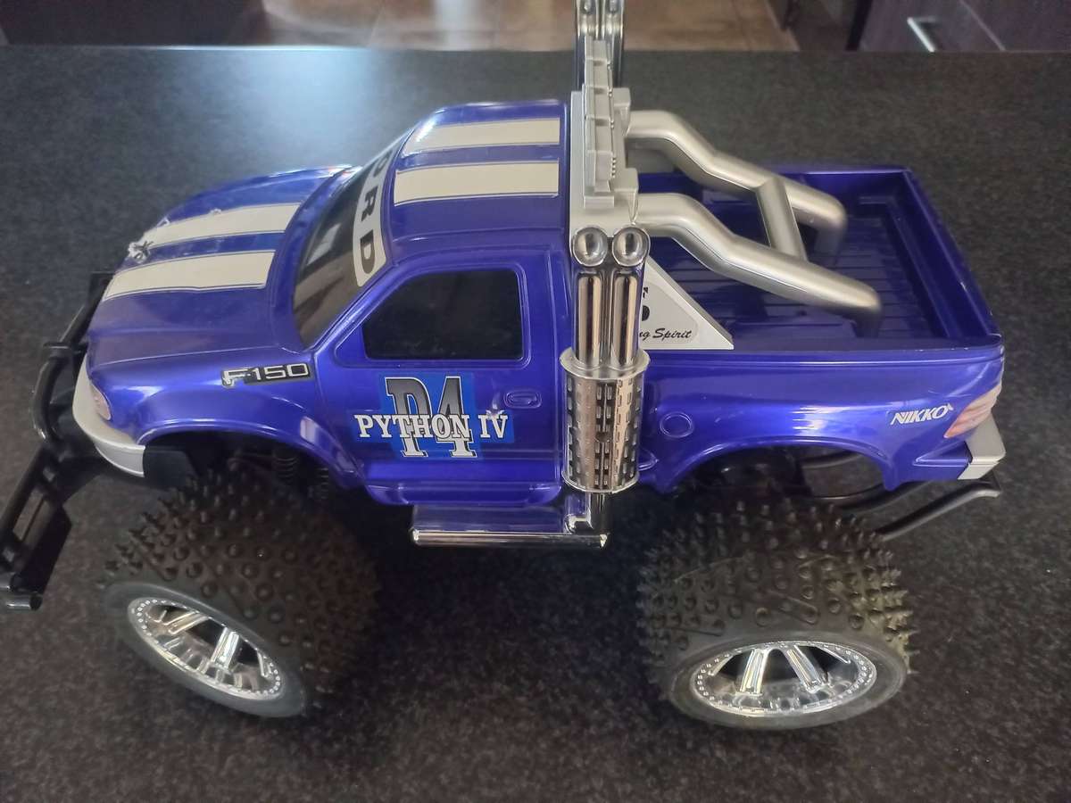 large  ford python radio conmtrol car - f150