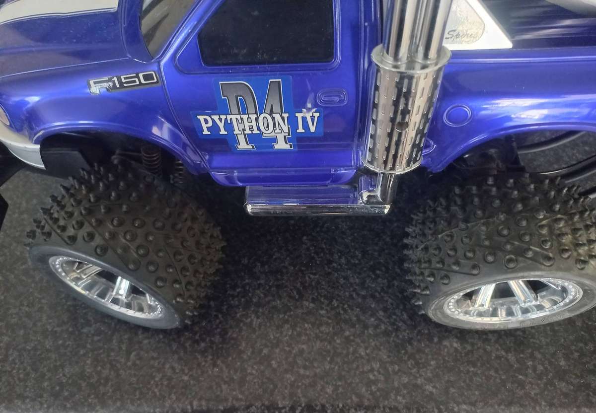 large  ford python radio conmtrol car - f150