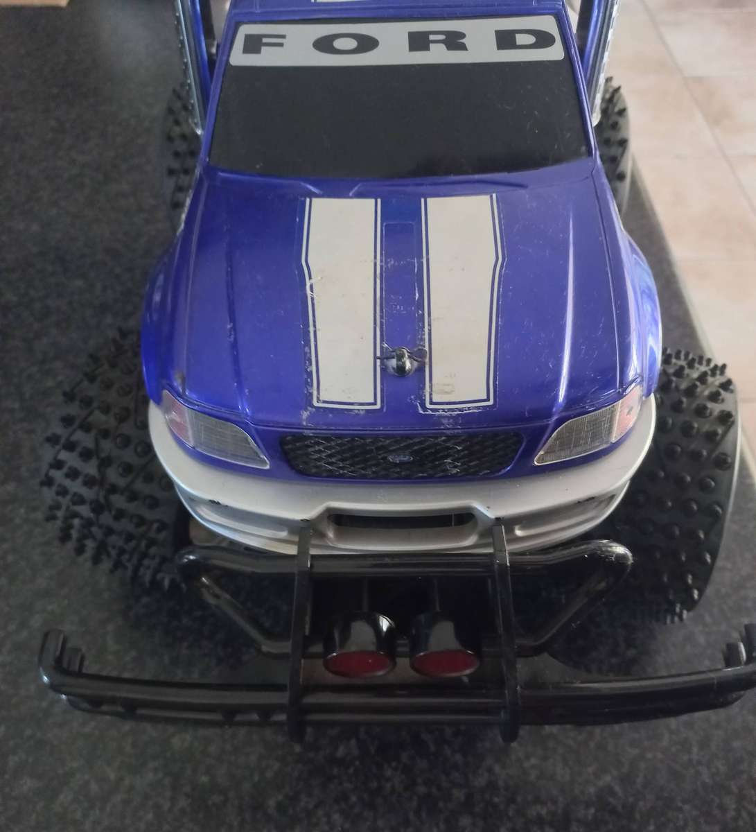 large  ford python radio conmtrol car - f150