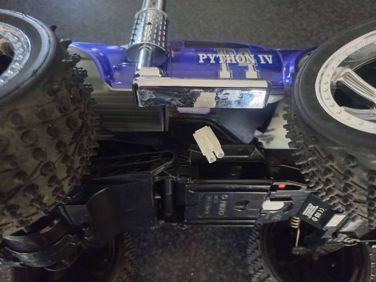 large  ford python radio conmtrol car - f150