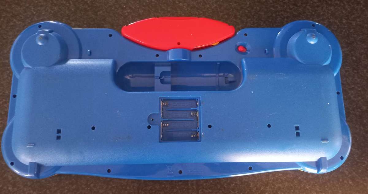 CHICO CHILDRENS PIANO IN VERY GOOD WORKING CONDITION