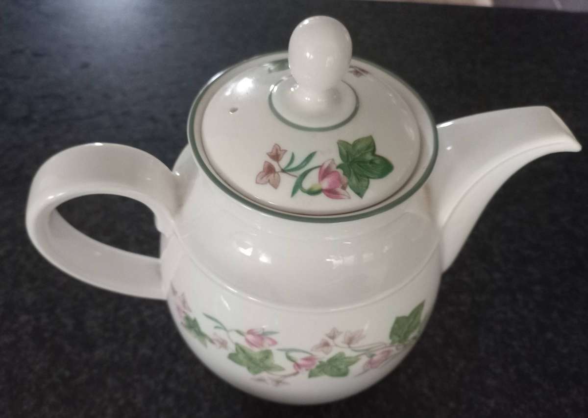 ROYAL DOULTON EXPRESSIONS TEA SET - 1991