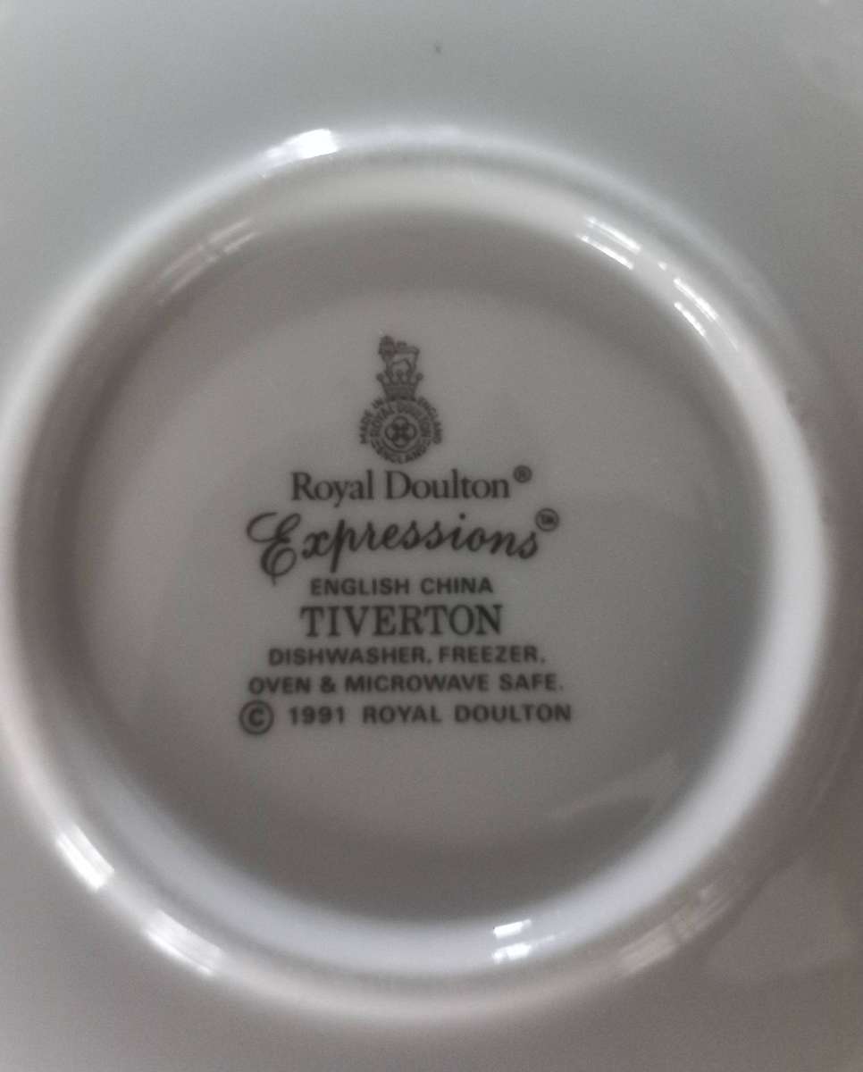 ROYAL DOULTON EXPRESSIONS TEA SET - 1991