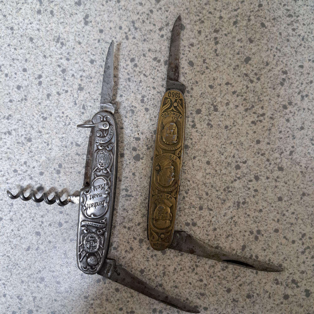 2 x Old pocket knives