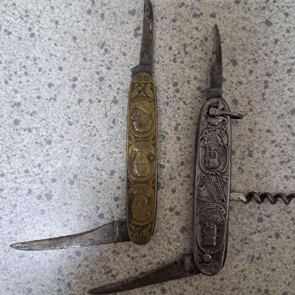2 x Old pocket knives