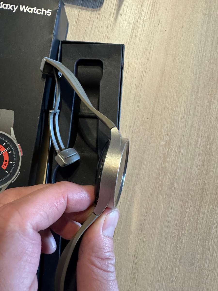 Samsung Galaxy Watch 5 Pro | 45mm | Bluetooth + LTE | Titanium Gray | R30 Delivery