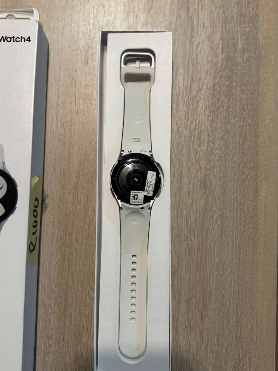 Samsung Galaxy Watch 4 | 40mm | GPS + LTE | Silver
