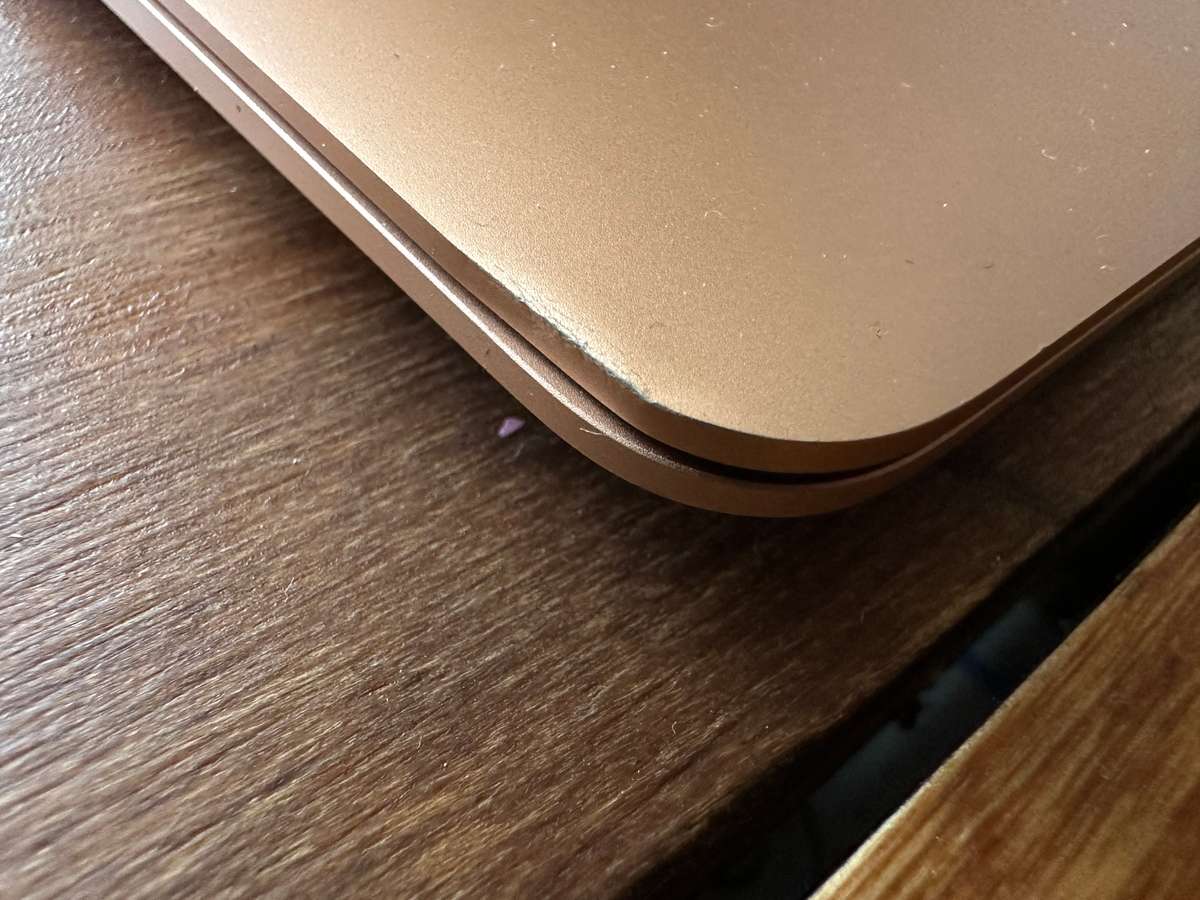 Apple MacBook Air M1 2020 | Gold | 8GB RAM | 256GB SSD | R30 Delivery