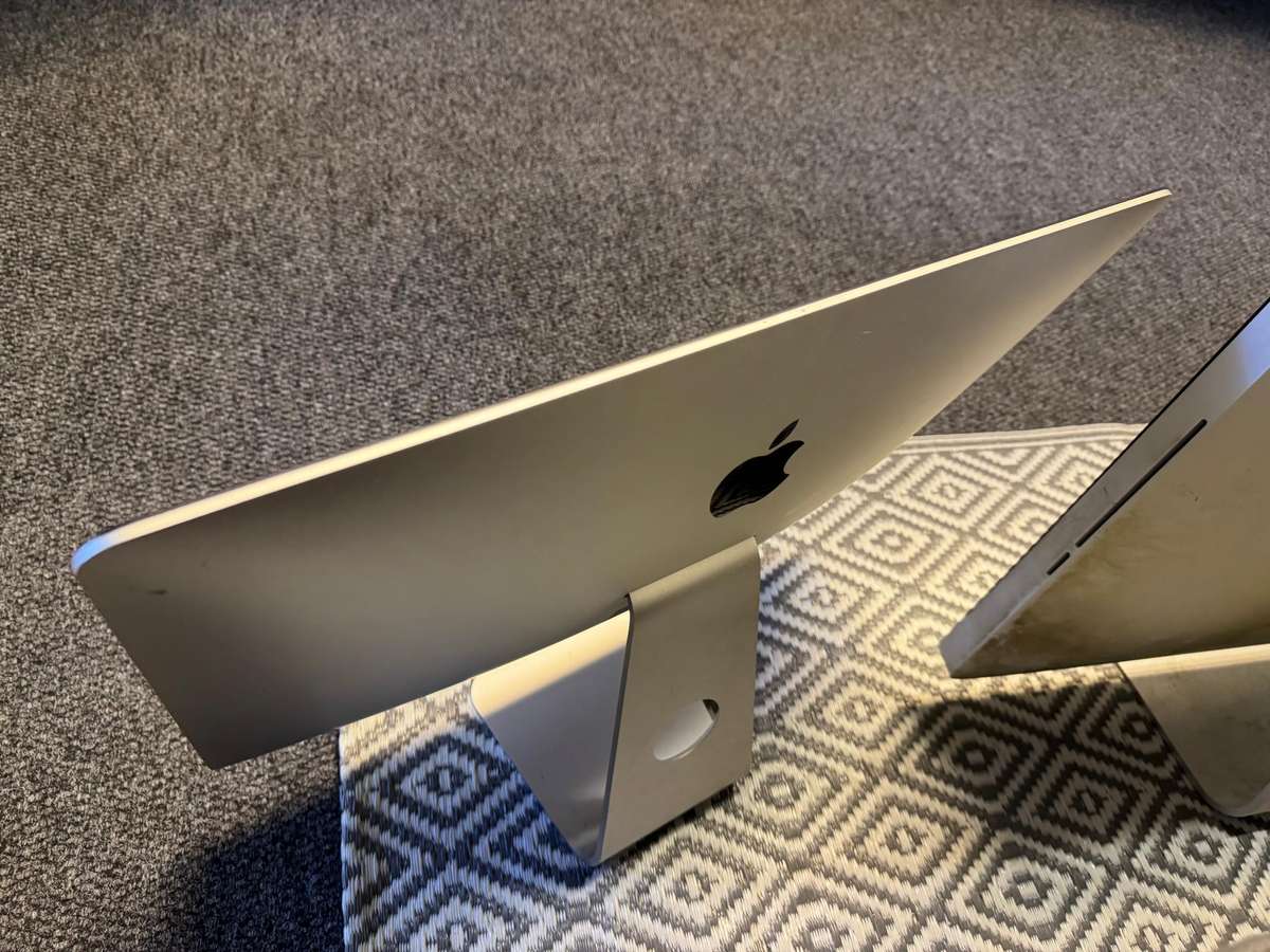 Late 2013 Apple iMac 21.5 Inch | for parts