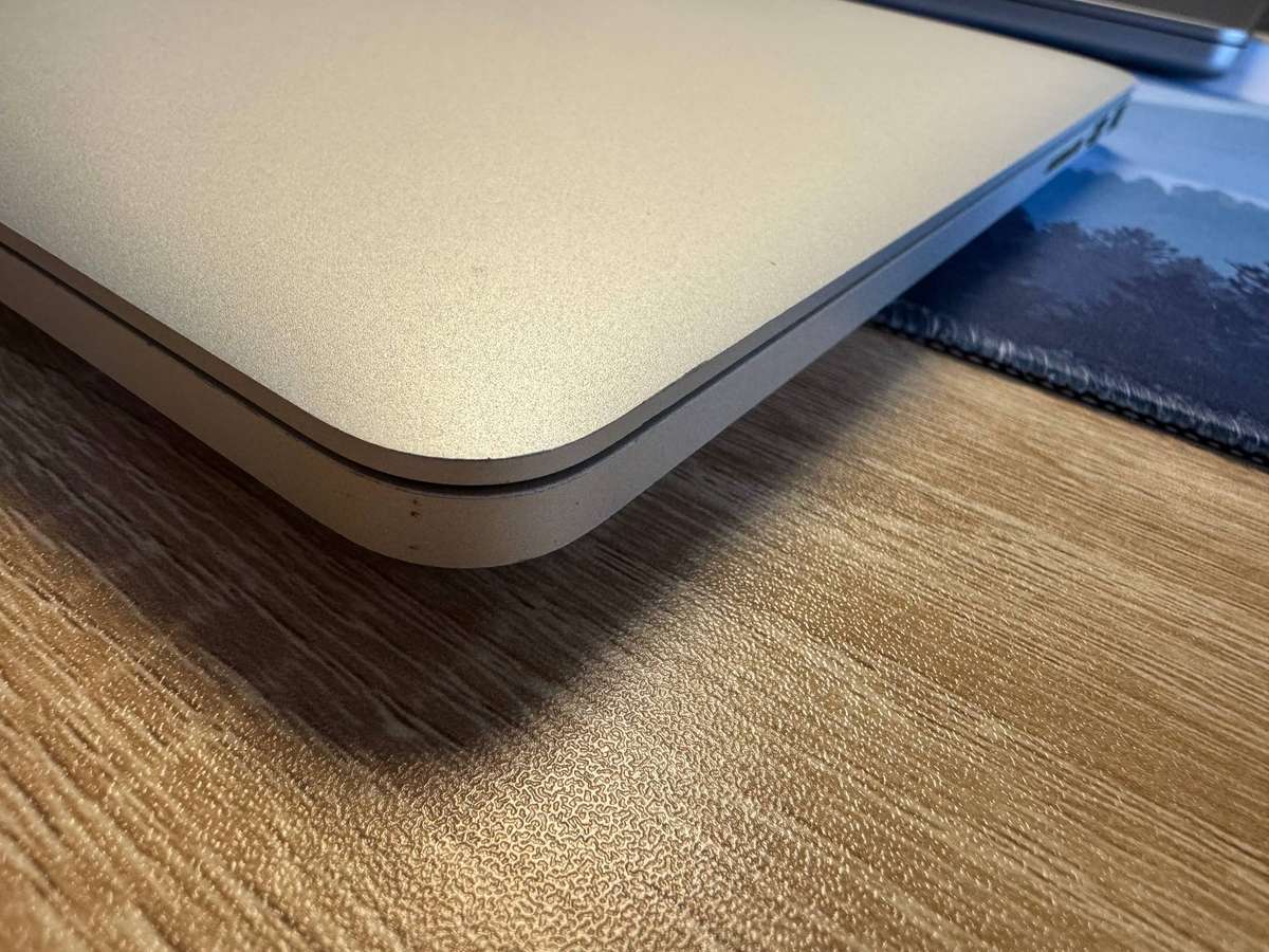 Apple Macbook Pro 13-Inch Retina | Core i5 | 128GB SSD | 8GB RAM