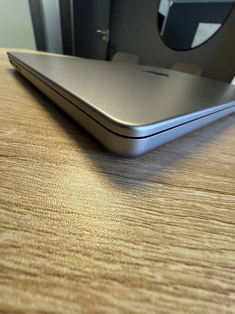Apple MacBook Pro 14 M3 8 Core CPU 10 Core GPU 512GB SSD Space Grey