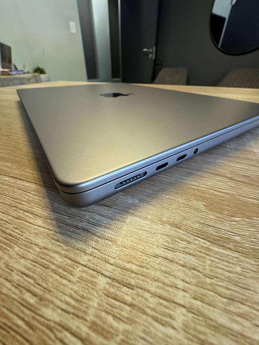 Apple MacBook Pro 14 M3 8 Core CPU 10 Core GPU 512GB SSD Space Grey