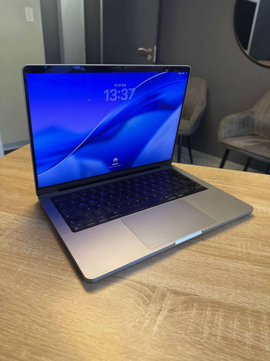 Apple MacBook Pro 14 M3 8 Core CPU 10 Core GPU 512GB SSD Space Grey
