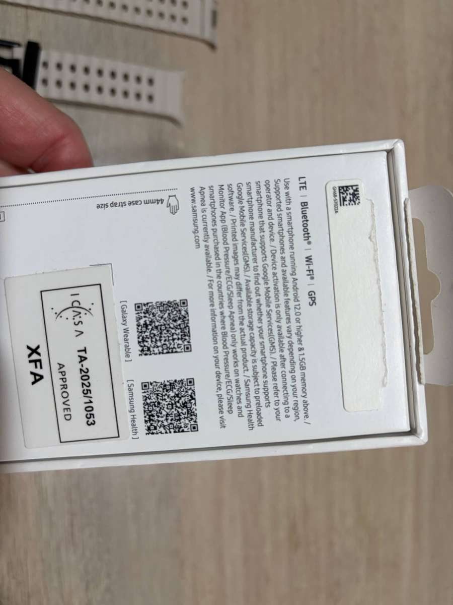 Samsung Galaxy Watch 8 44mm LTE White Smart Watch