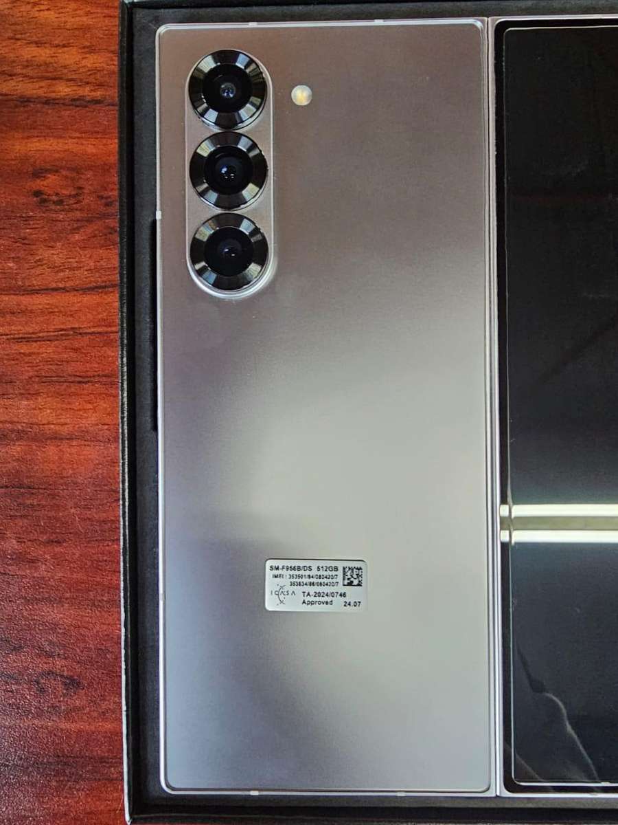 Samsung Z Fold 6 5G | Dual-Sim | 512GB | Silver Shadow | R2999 worth of extra's