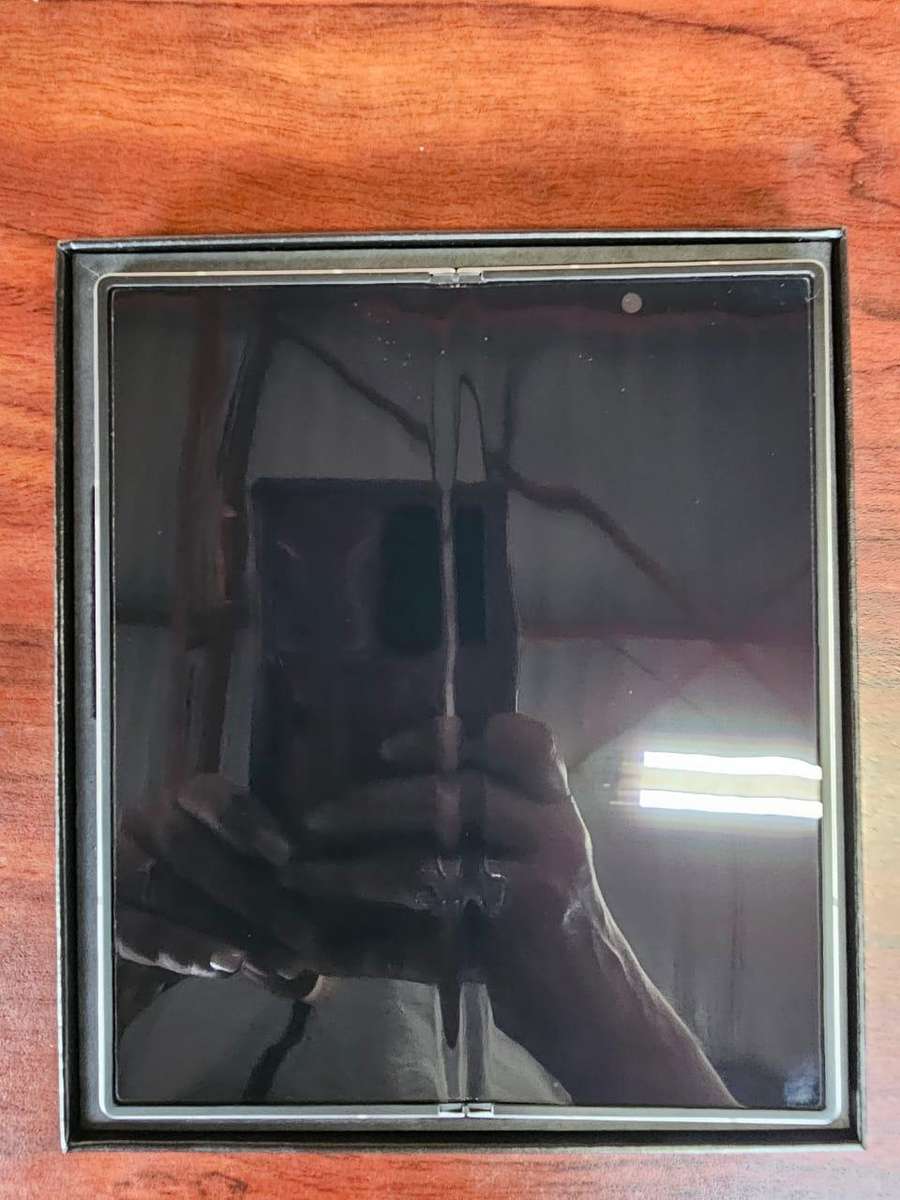 Samsung Z Fold 6 5G | Dual-Sim | 512GB | Silver Shadow | R2999 worth of extra's