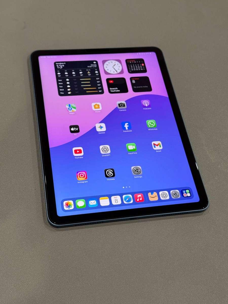 Apple iPad Air 5th Gen (M1 Chip, 64GB, Wi-Fi, Blue)