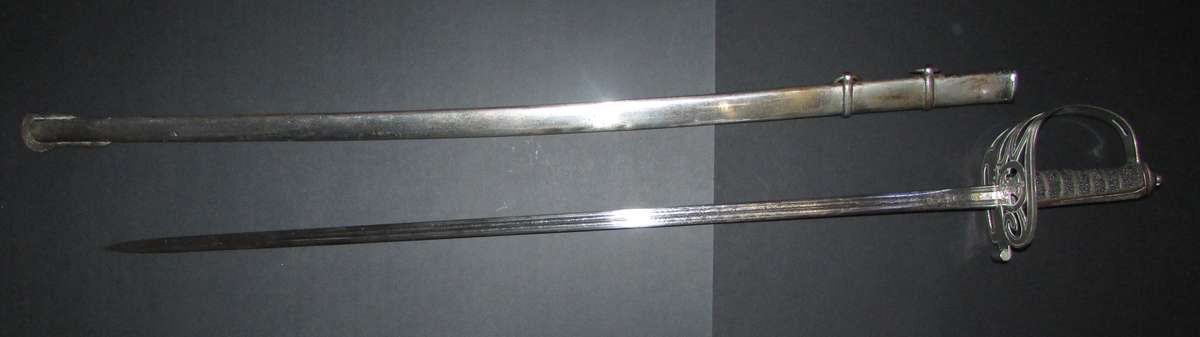 British Field Officers Sword "The Queens Own Regiment"