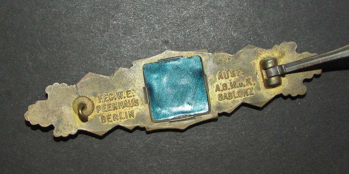 Sherman - World War Two Close Combat Clasp (Nahkampfspange) In the Bronze Grade