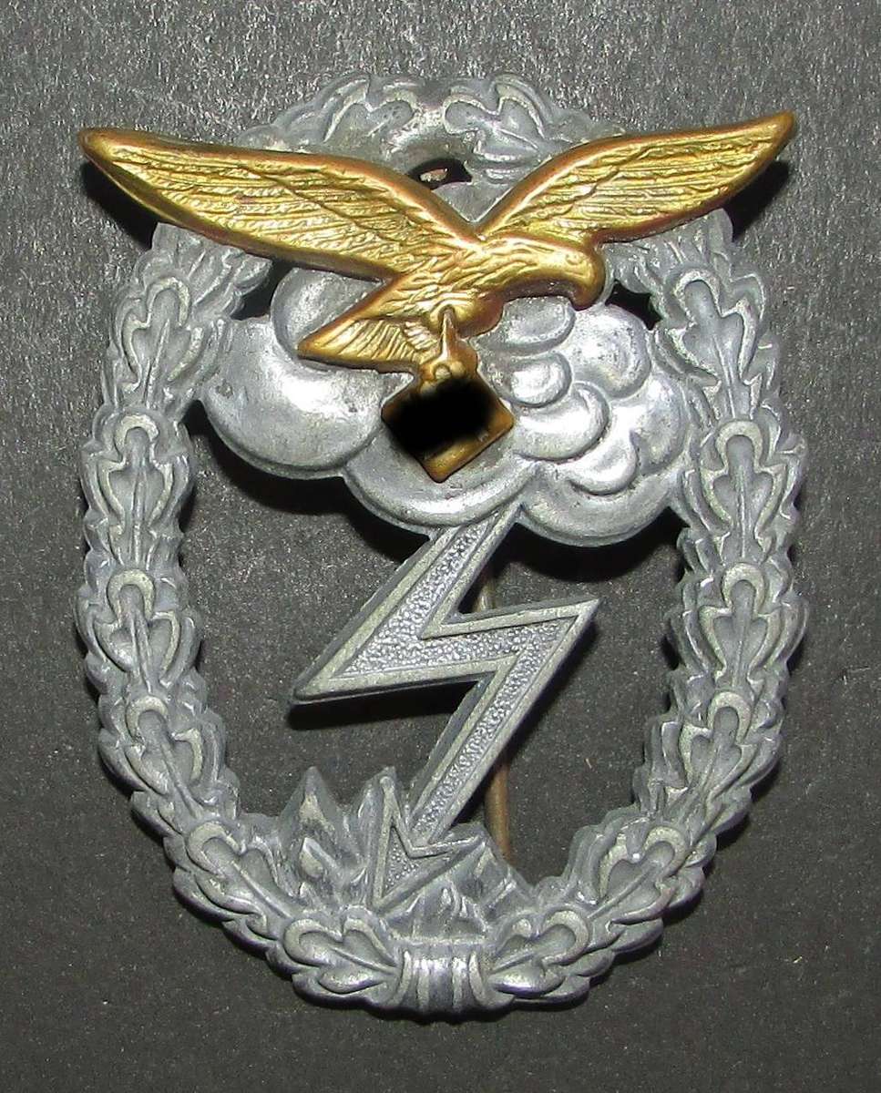 Sherman Ground Assault Badge of the Luftwaffe (Erdkampfabzeichen der Luftwaffe)