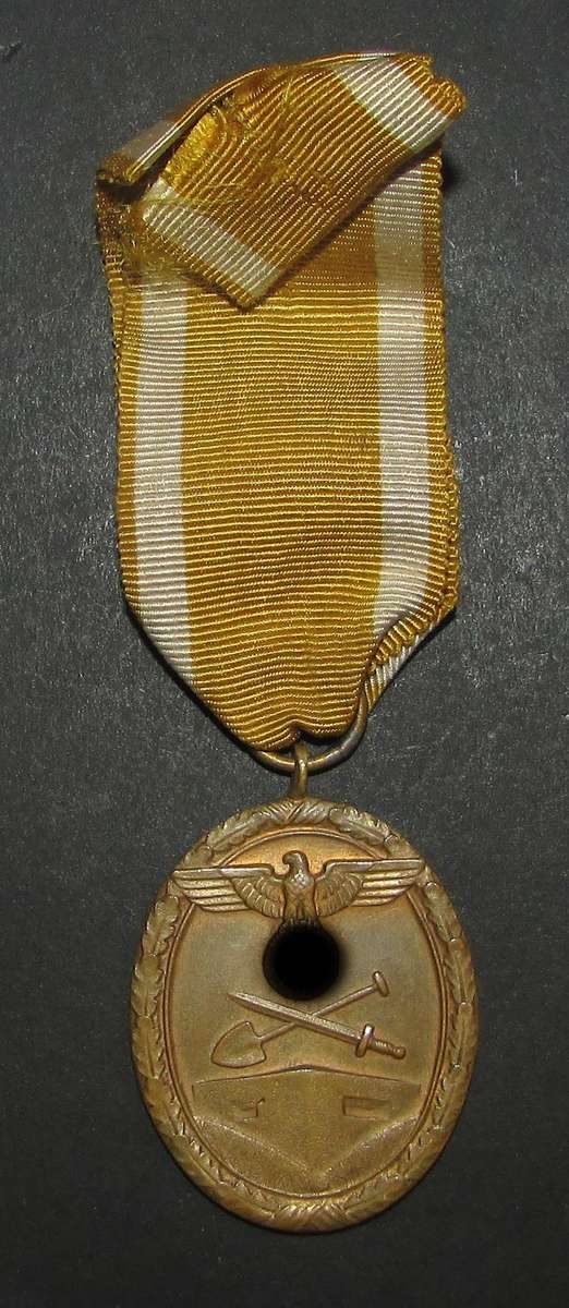 Full Size Sherman Defence Wall (West Wall) Medal in Bronze