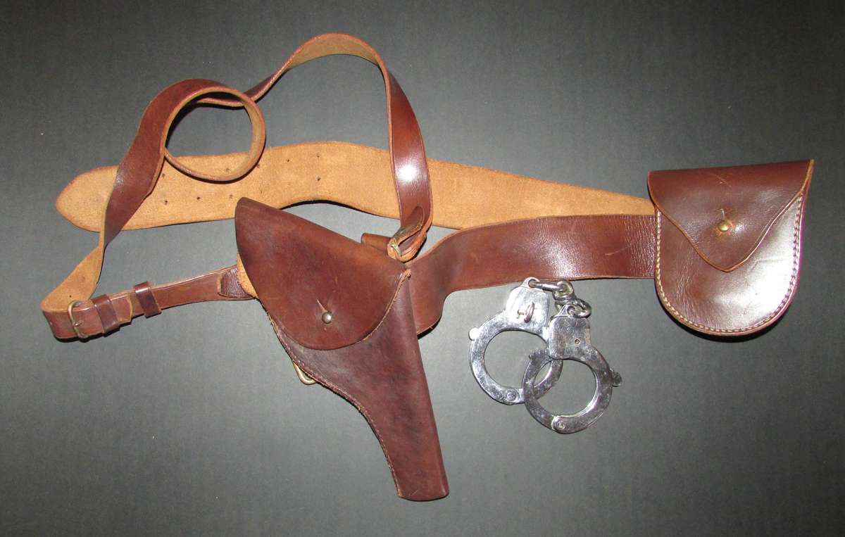 SAP Issue Leather Chest Rig with HandCuffs