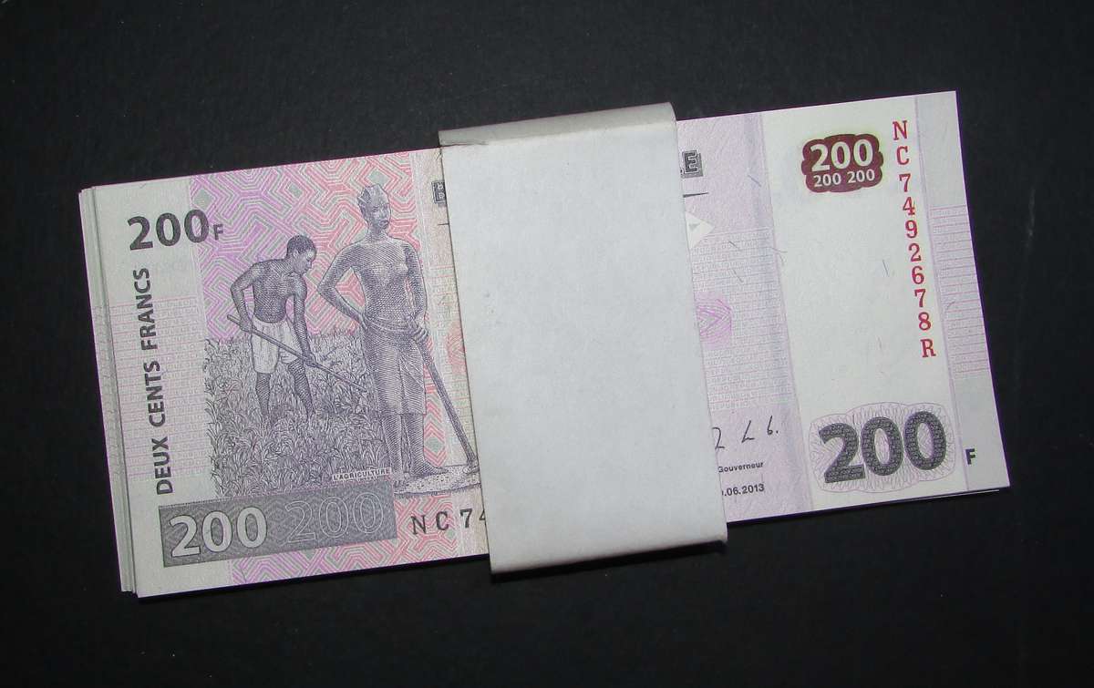Congo - 200 Franc Notes in UNC and in Sequence - 23 Available