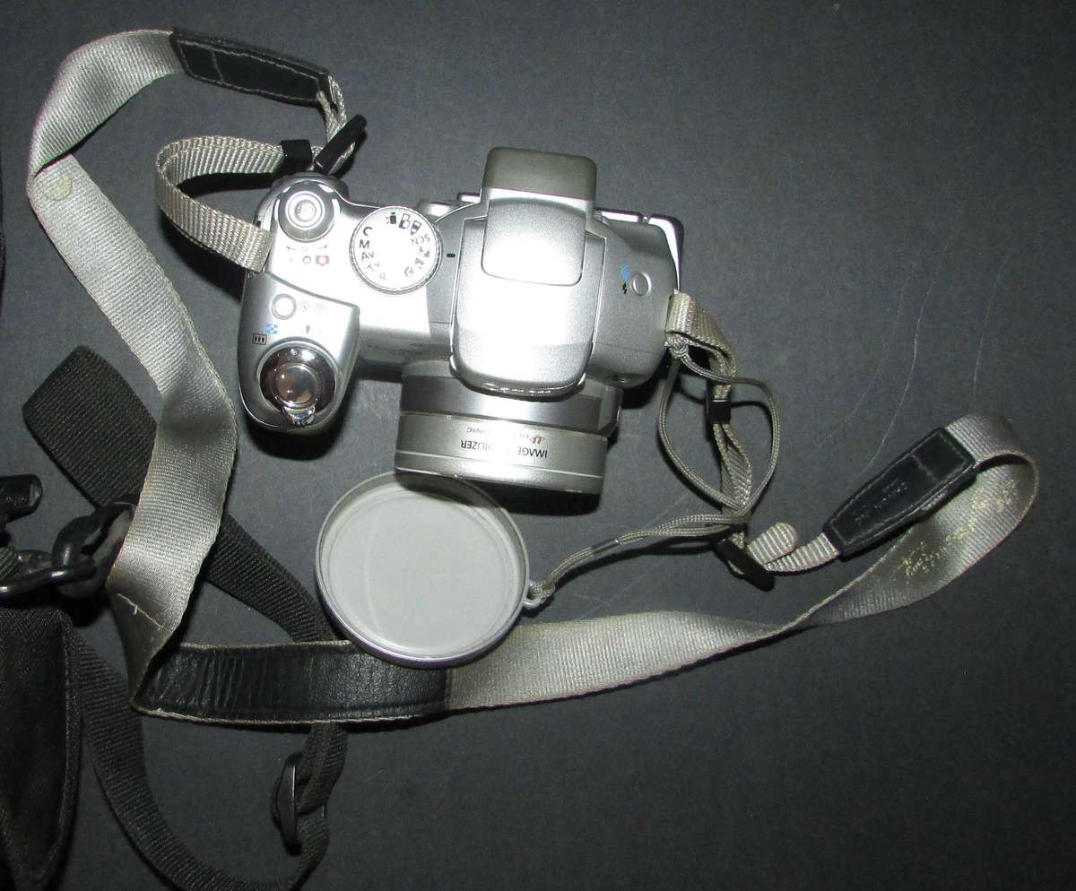 Retro Canon PowerShot S2 IS Digital Camera Kit: 5.0 MP, 12x Zoom