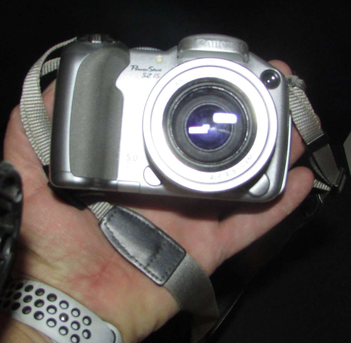 Retro Canon PowerShot S2 IS Digital Camera Kit: 5.0 MP, 12x Zoom