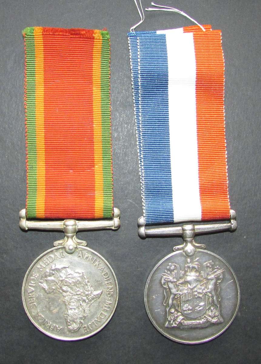 Full Size World War Two Pair to:17846 S.L Pieterse ( Silver )