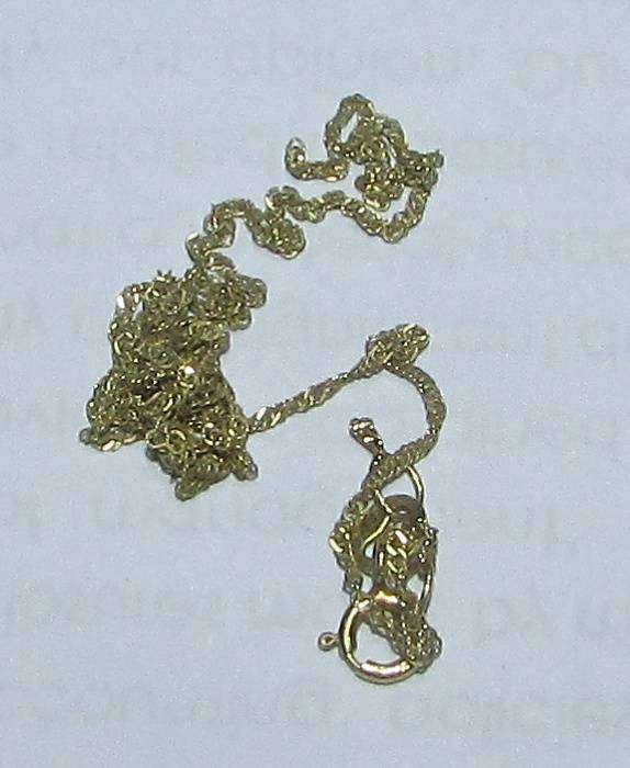 Broken Chain in 9ct - Weighs .8 Grams
