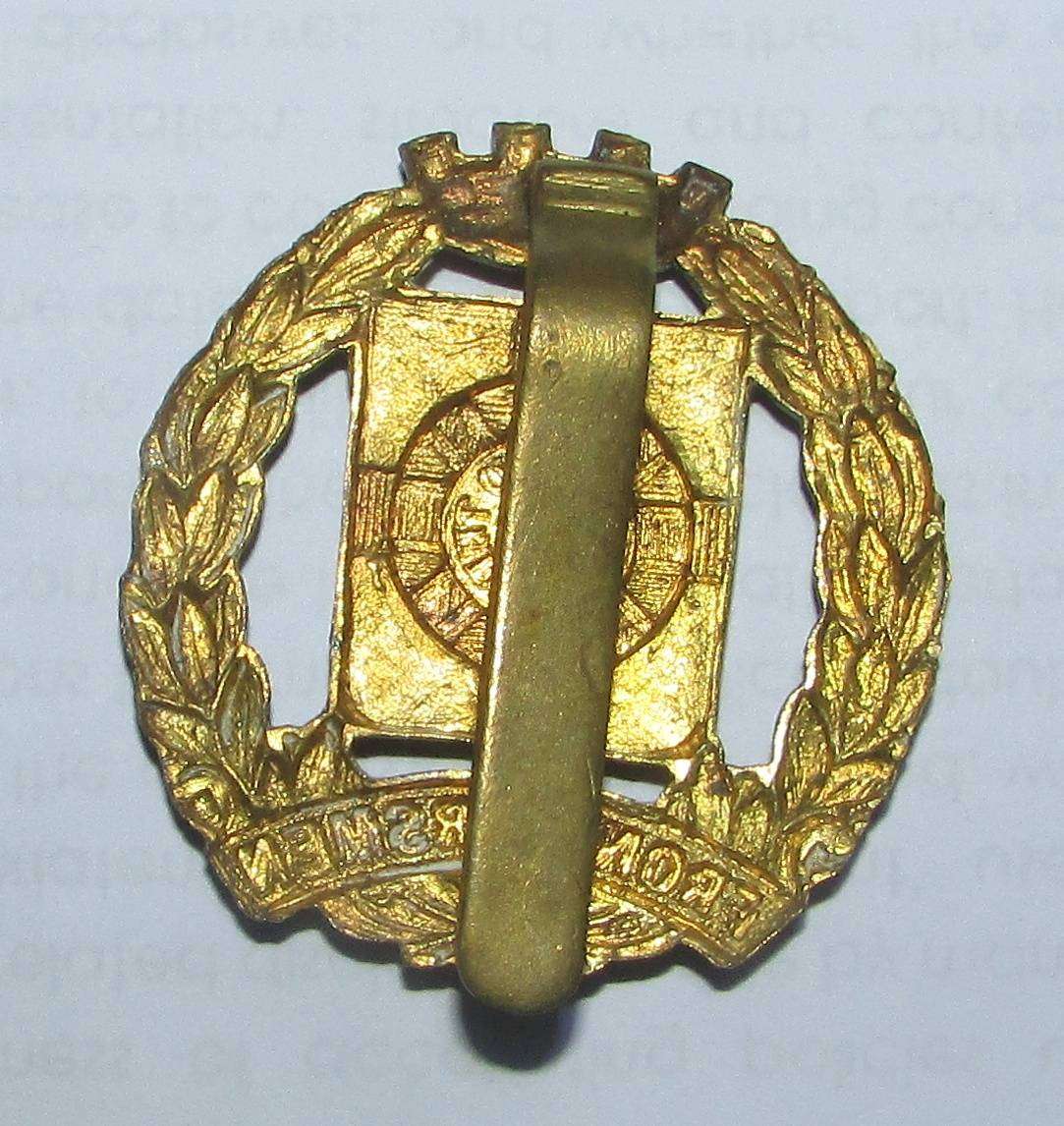British - Legion of Frontiersman Cap Badge