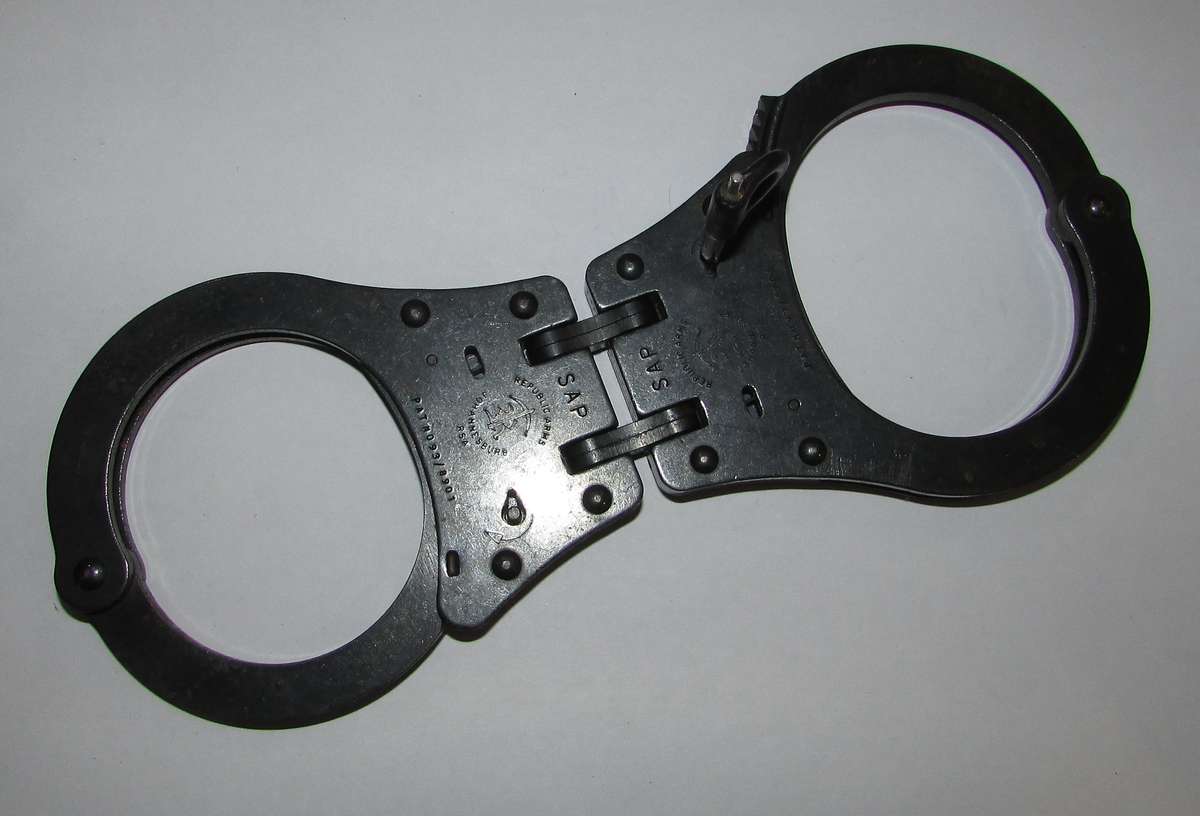 South African SAP Handcuffs with Key