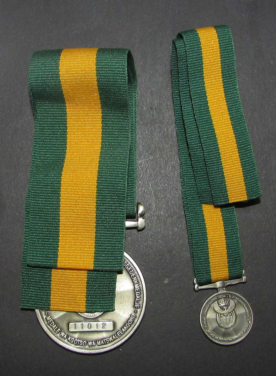 SADF/SANDF - Full Size with Miniature Commando Closure Medals