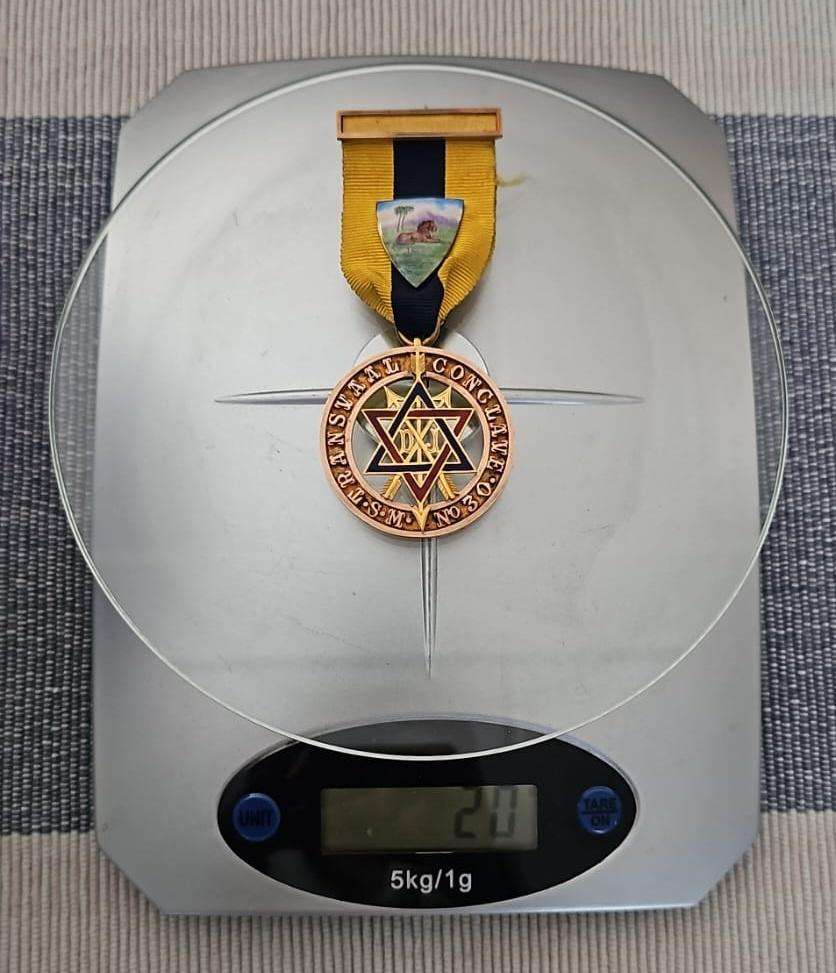 Masonic Jewel in 9CT Gold - ( Total Weight of 20 Grams )