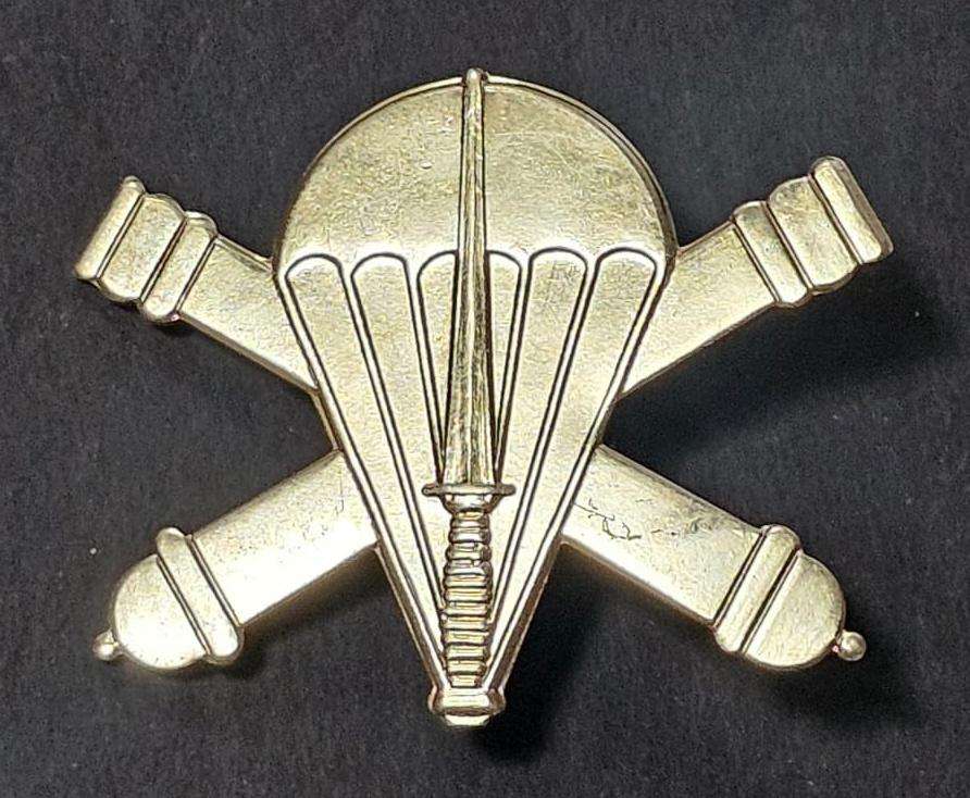 Belgium Army Parachute Artillery Beret Badge
