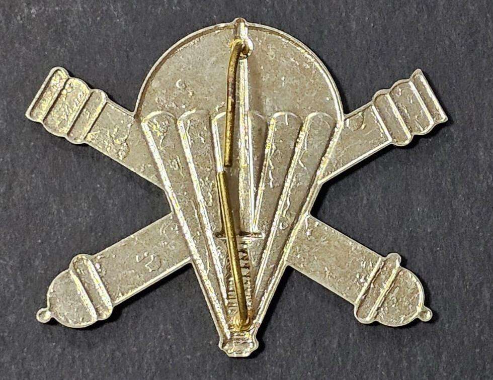 Belgium Army Parachute Artillery Beret Badge